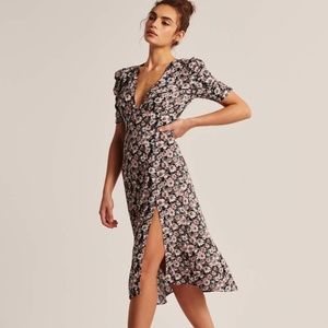 NWT Abercrombie Cinched Sleeve Floral Dress